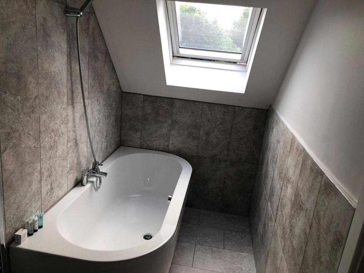 Hamilton Arms Suites Midhurst Habitación foto